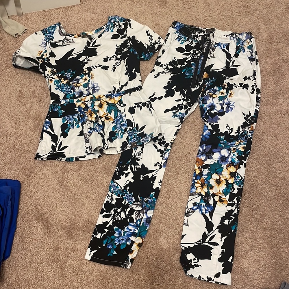 Lot of Jaanuu assorted colors xs scrubs. 13 scrub tops and 10 scrub pants